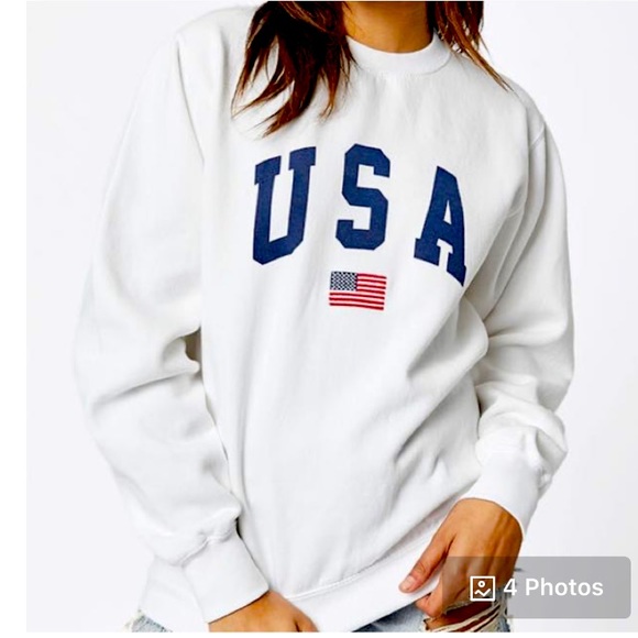 Brandy Melville Tops - Brandy Melville fleeced USA 🇺🇸 sweatshirt